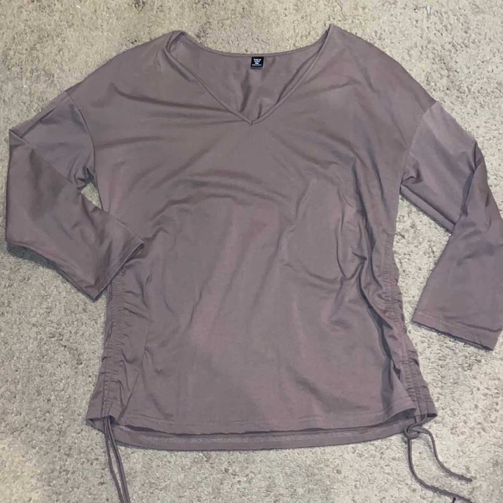 Side Scrunched V Neck Long sleeve shirt